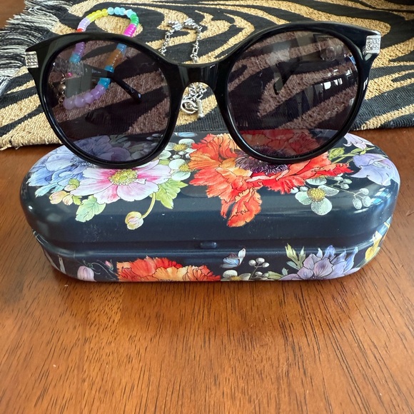 Brighton Elegant Black Sunglasses.., NEW - Picture 4 of 4